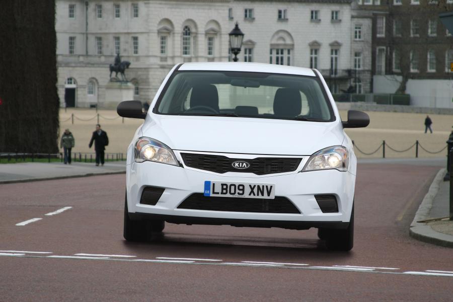  Kia cee&rsquo;d 2009 года  (фото 34 из 98)